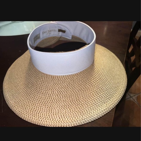 beach hat - Picture 1 of 4